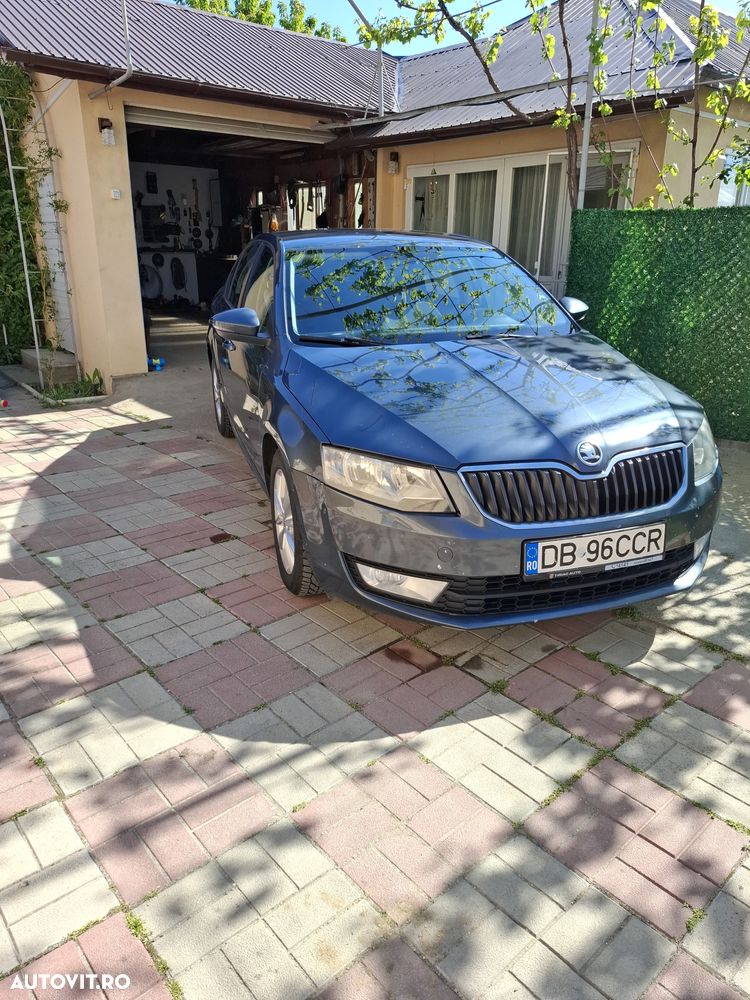 Skoda Octavia 1.6 TDI DSG Style - 2