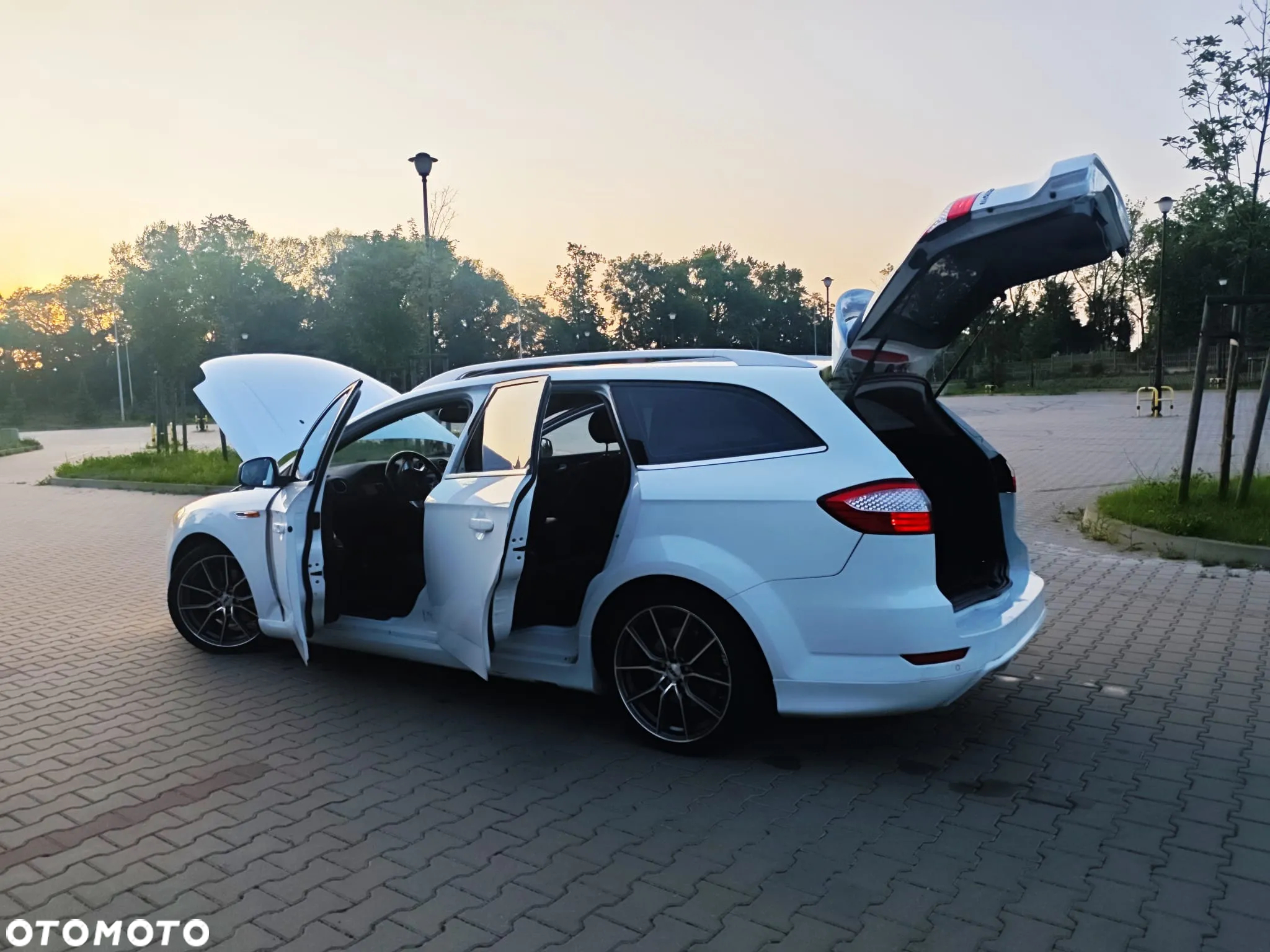 Ford Mondeo 2.0 TDCI ECOnetic Business Edition - 12