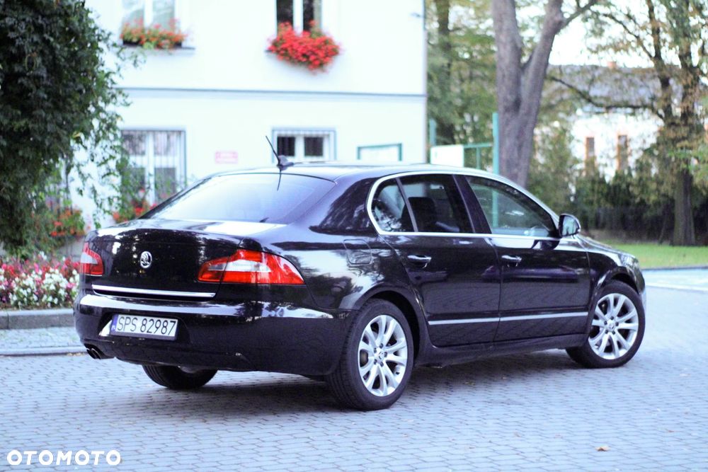 Skoda Superb 2.0 TDI Elegance DSG - 5