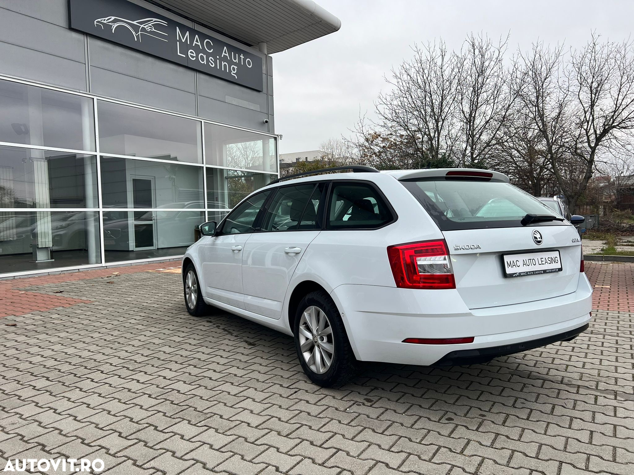 Skoda Octavia Combi Diesel 1.6 TDI Ambition - 12