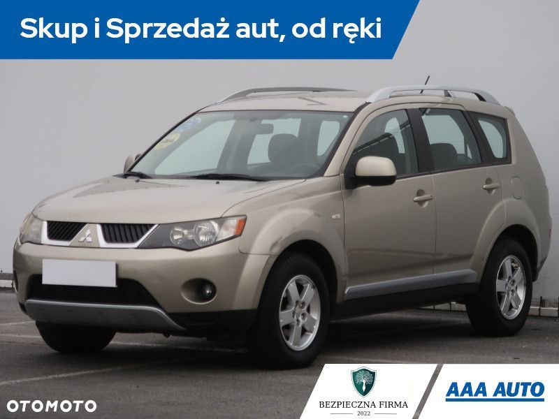 Mitsubishi Outlander - 2