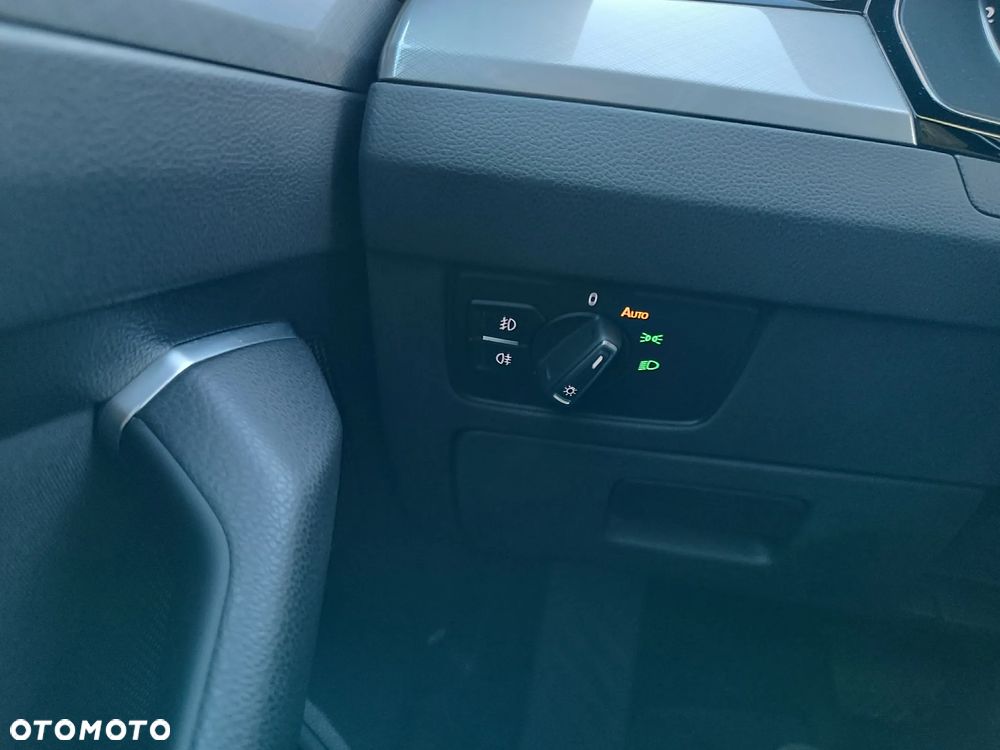 Volkswagen Passat 2.0 TDI EVO Business DSG - 25