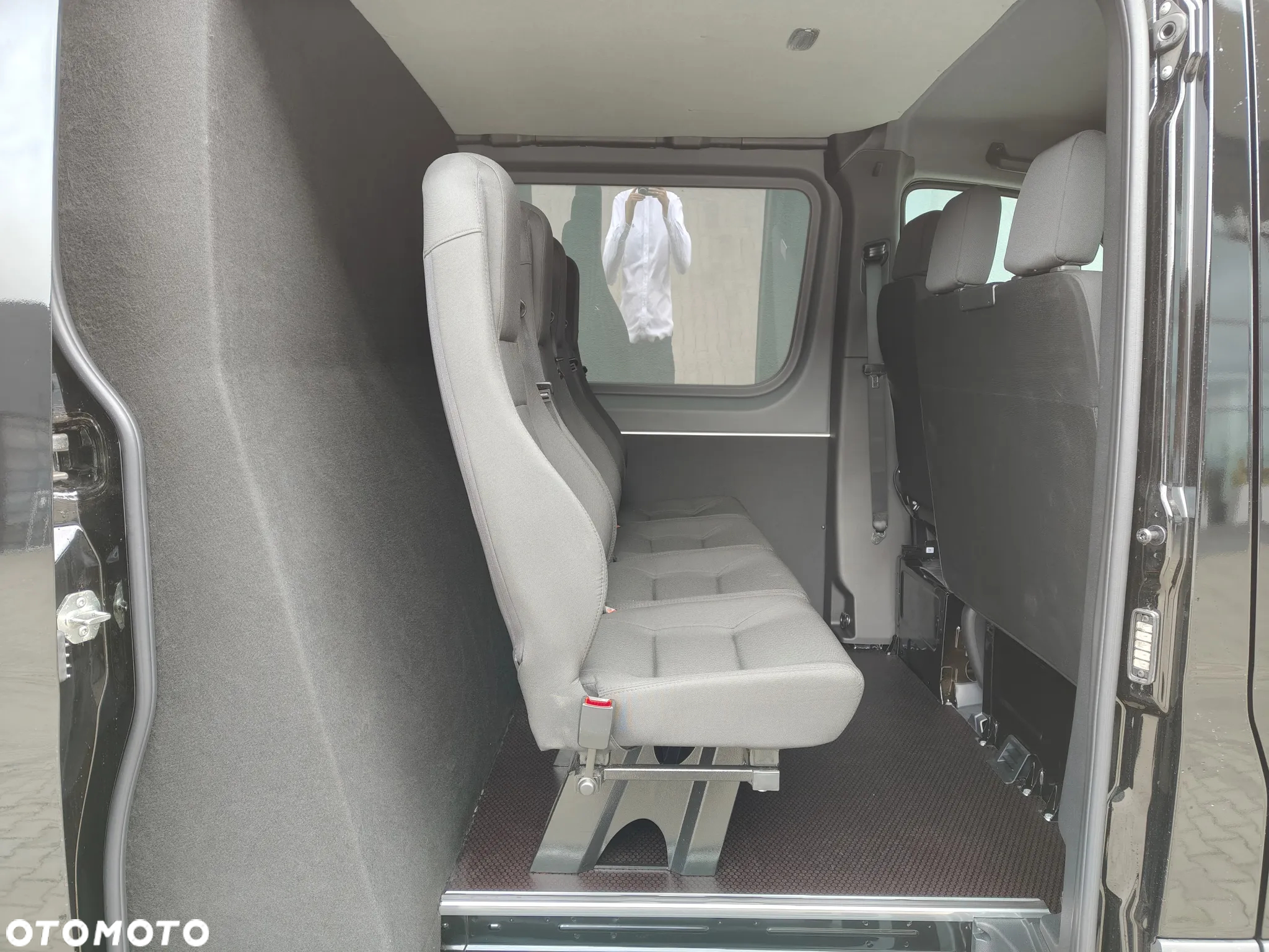 Mercedes-Benz Sprinter - 15