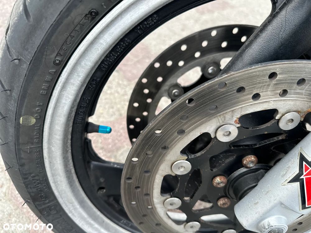 Yamaha FZS - 16
