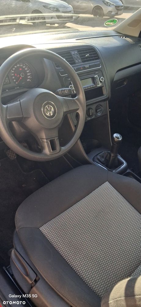 Volkswagen Polo 2011 photo 2