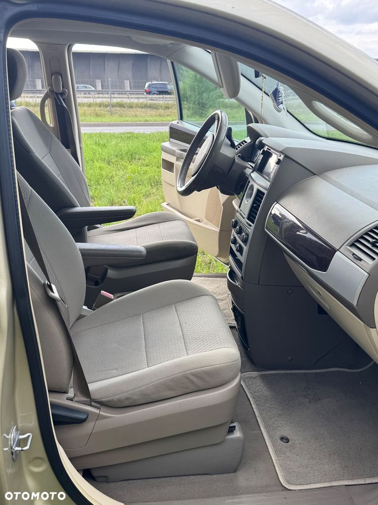 Chrysler Town & Country 3.8 Touring - 11