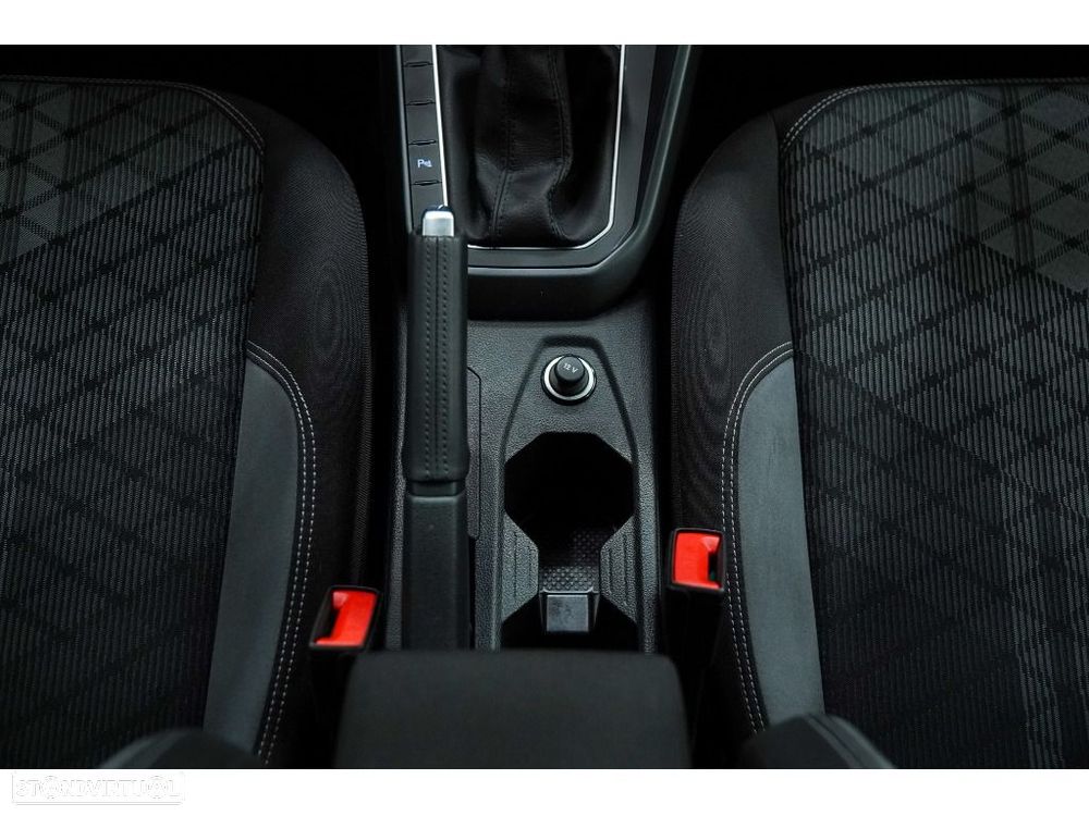 VW Taigo 1.0 TSI R-Line DSG - 32