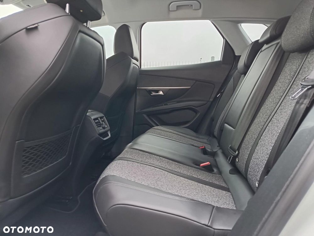 Peugeot 3008 1.2 PureTech Allure S&S - 16