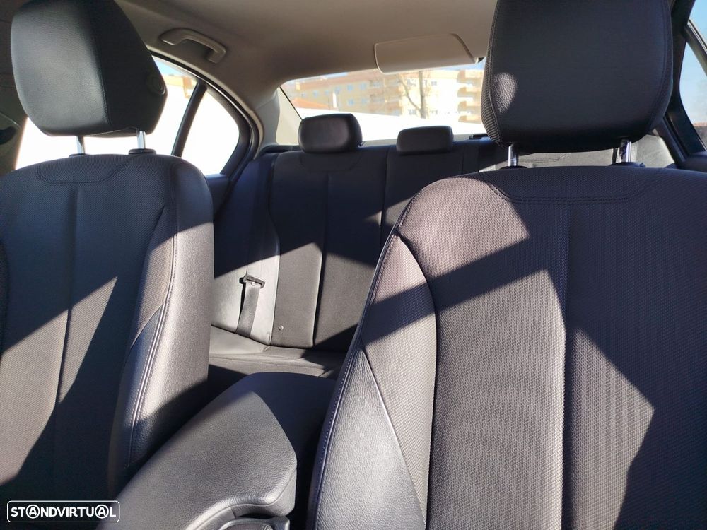 BMW 318 d Line Modern - 27