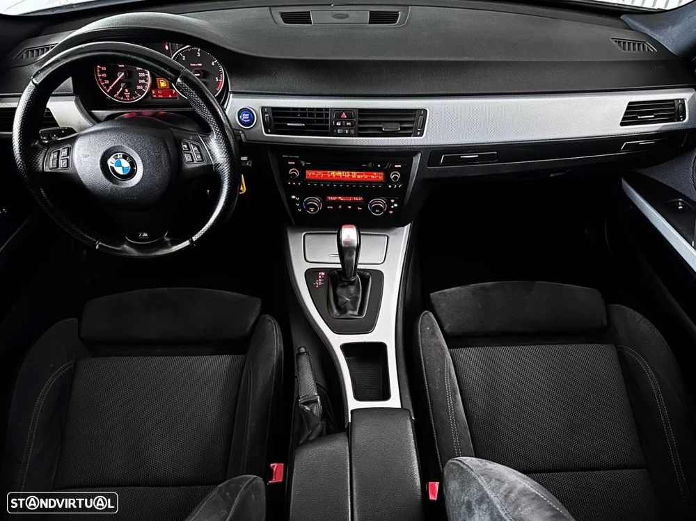 BMW 318 d Auto Pack M - 29