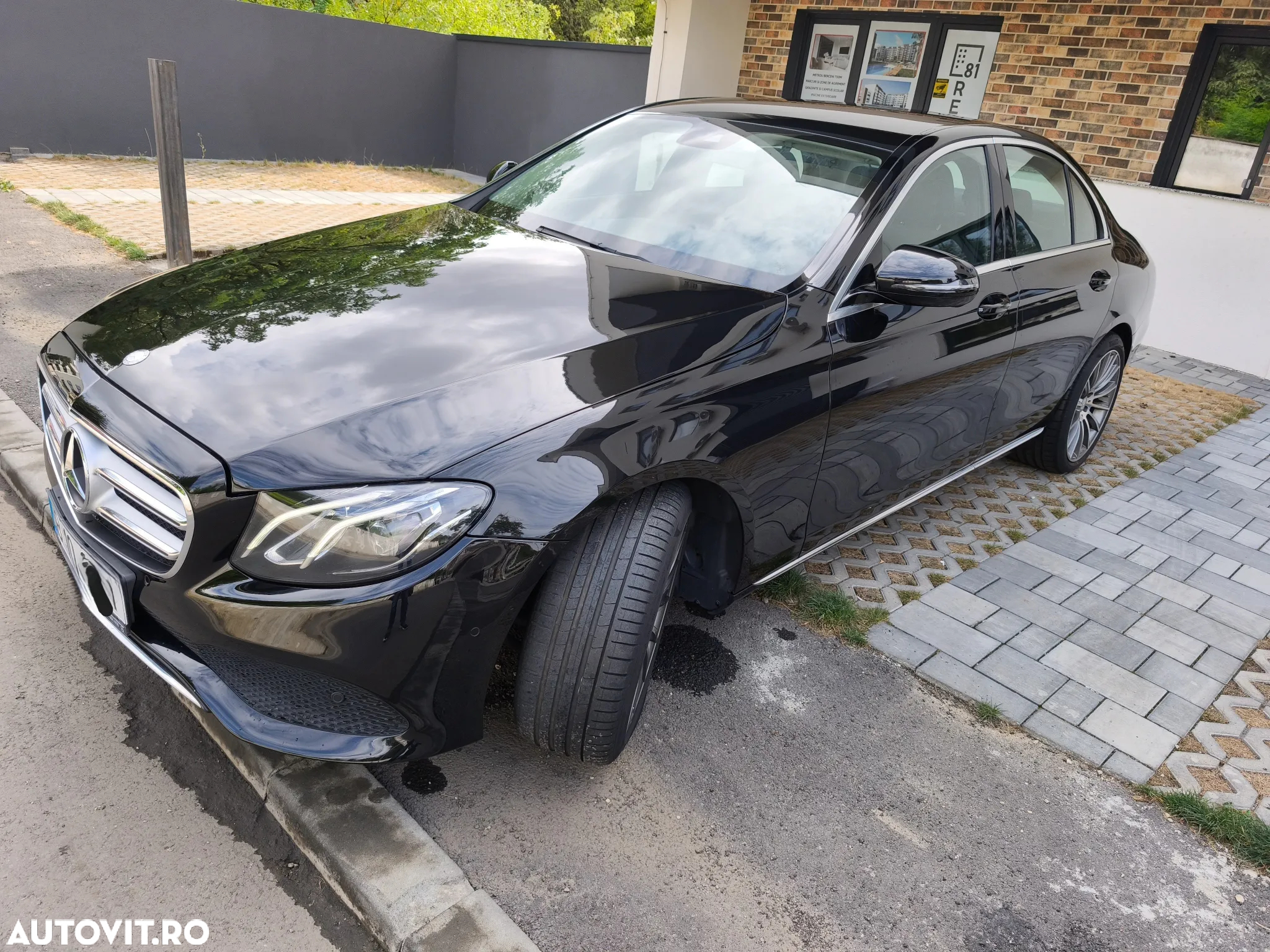 Mercedes-Benz E 200 4MATIC Aut. - 2