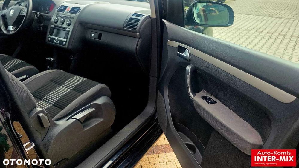 Volkswagen Touran - 32