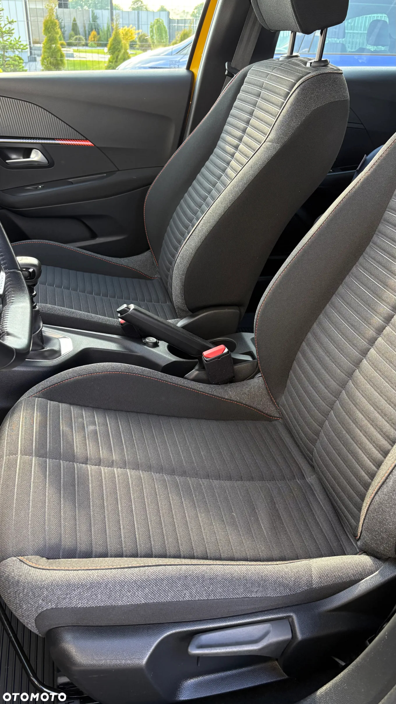 Peugeot 208 1.2 PureTech Allure S&S - 18