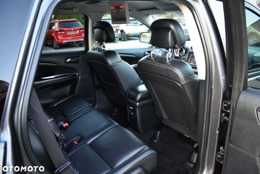 Fiat Freemont 2.0 Multijet 16V DPF Automatik Allrad Black Code - 36