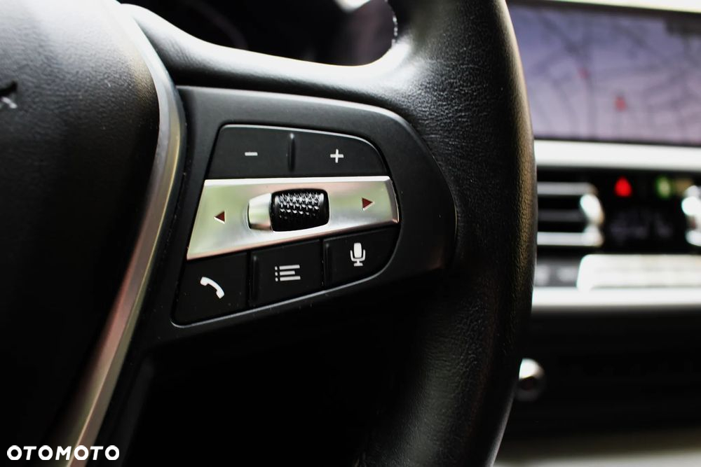 BMW Seria 3 318d Sport Line - 27