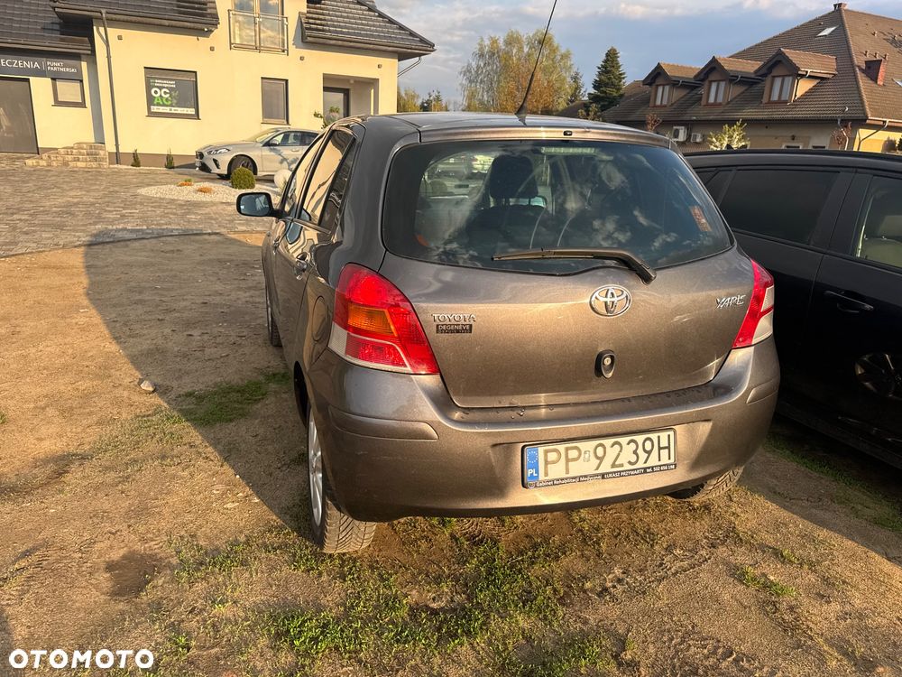 Toyota Yaris 1.4 D-4D Prestige - 4