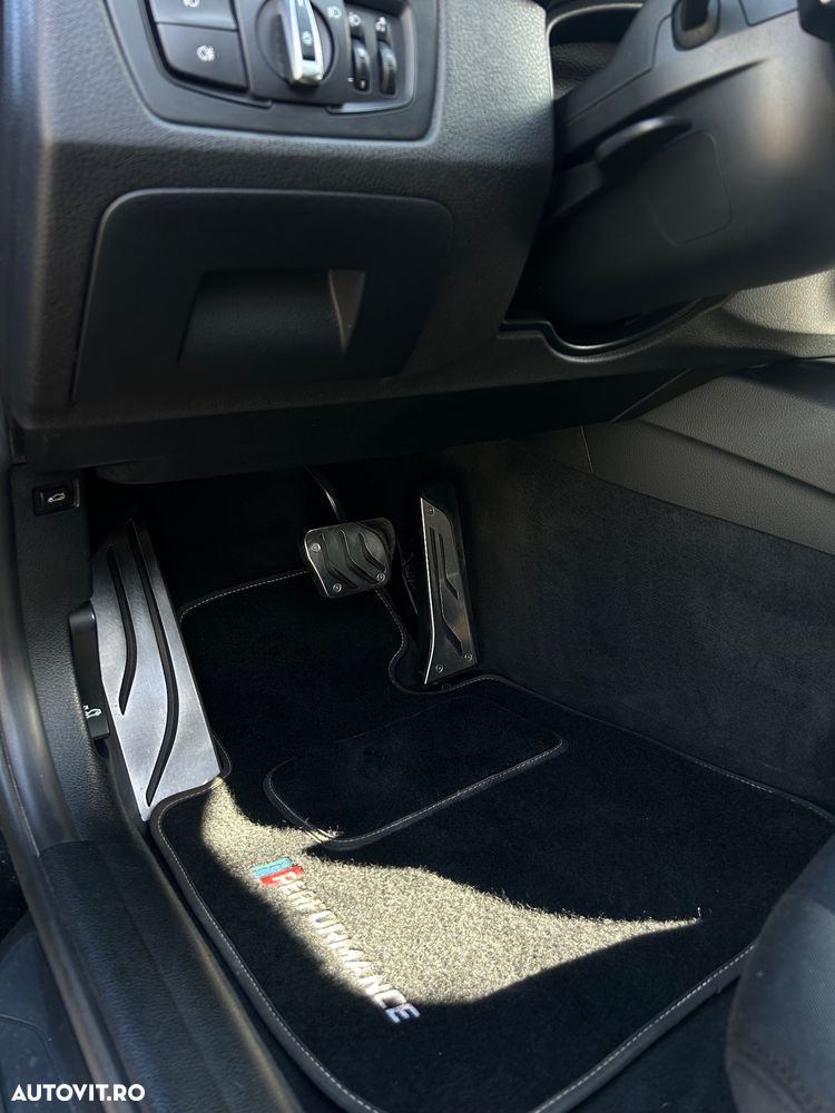BMW Seria 3 318d Aut. Sport Line - 19