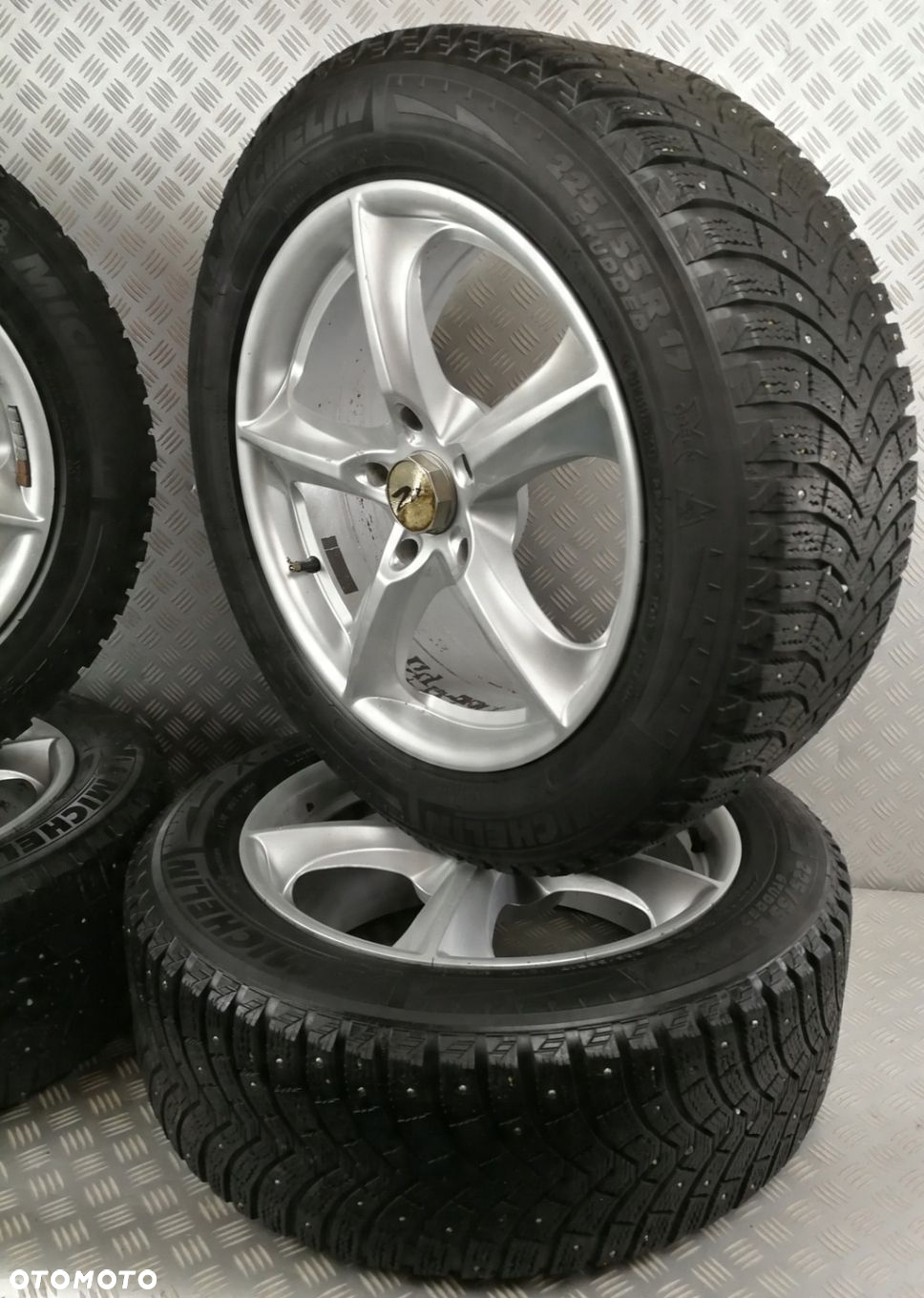225/55R17 koła felgi aluminiowe ZITO 17X7,5 5X120 17" ET45 VW T5 LIFT T6 - 3