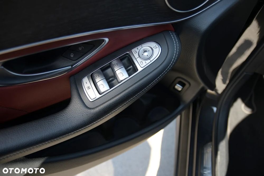 Mercedes-Benz GLC 220 d 4Matic 9G-TRONIC Exclusive - 28