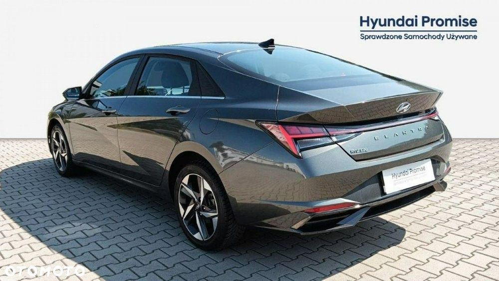 Hyundai Elantra - 7