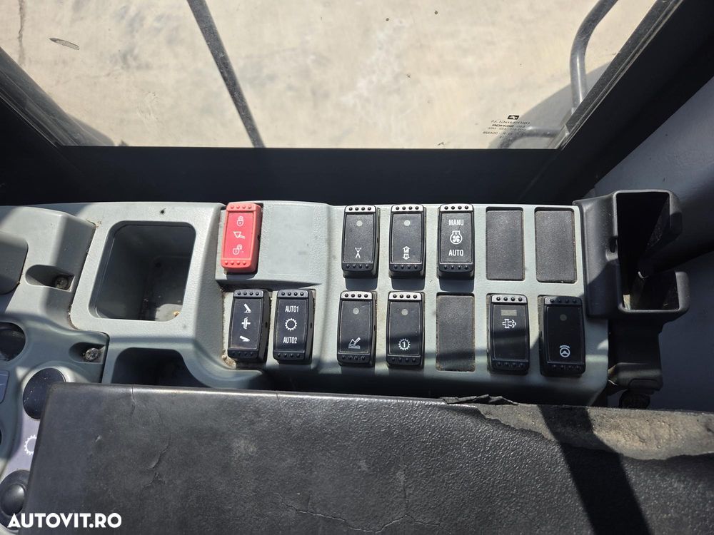 Hitachi ZW250-6, 2018, cupa 4mc, produsa in JAPONIA, masa operationala 22,7tone, anv 23,5R25 80% ok, Consum mediu 10l/ora, camera mers masalier, STARE FOARTE BUJNA-posibilitate leasing 2 ani-PROMOTIE 66.900 EUR+Tva - 19