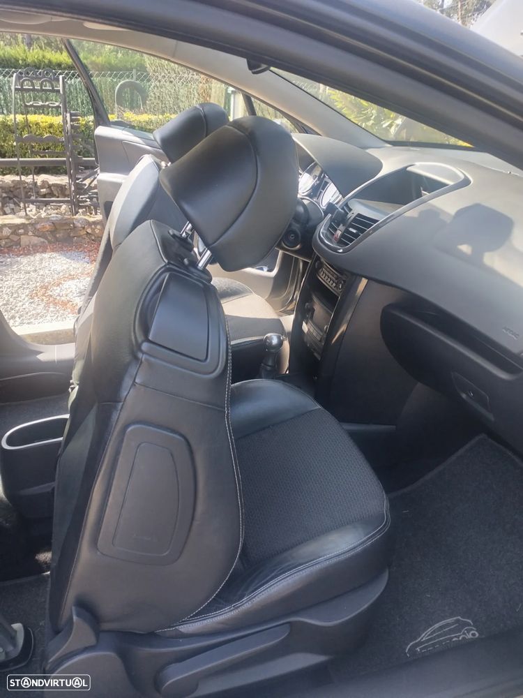 Peugeot 207 1.6 HDi Sport - 12