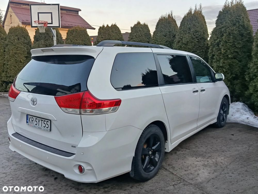 Toyota Sienna 3.5 V6 SE - 14