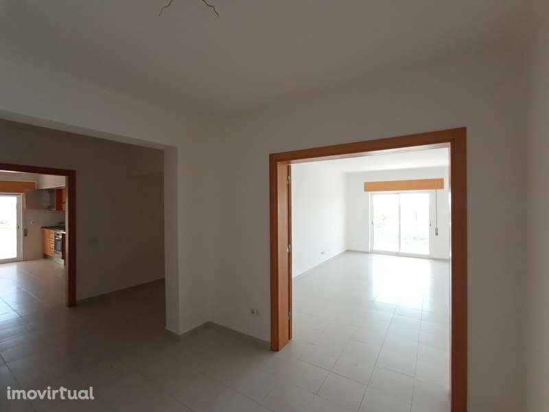 Apartamento em Azambuja, Azambuja - Grande imagem: 2/17