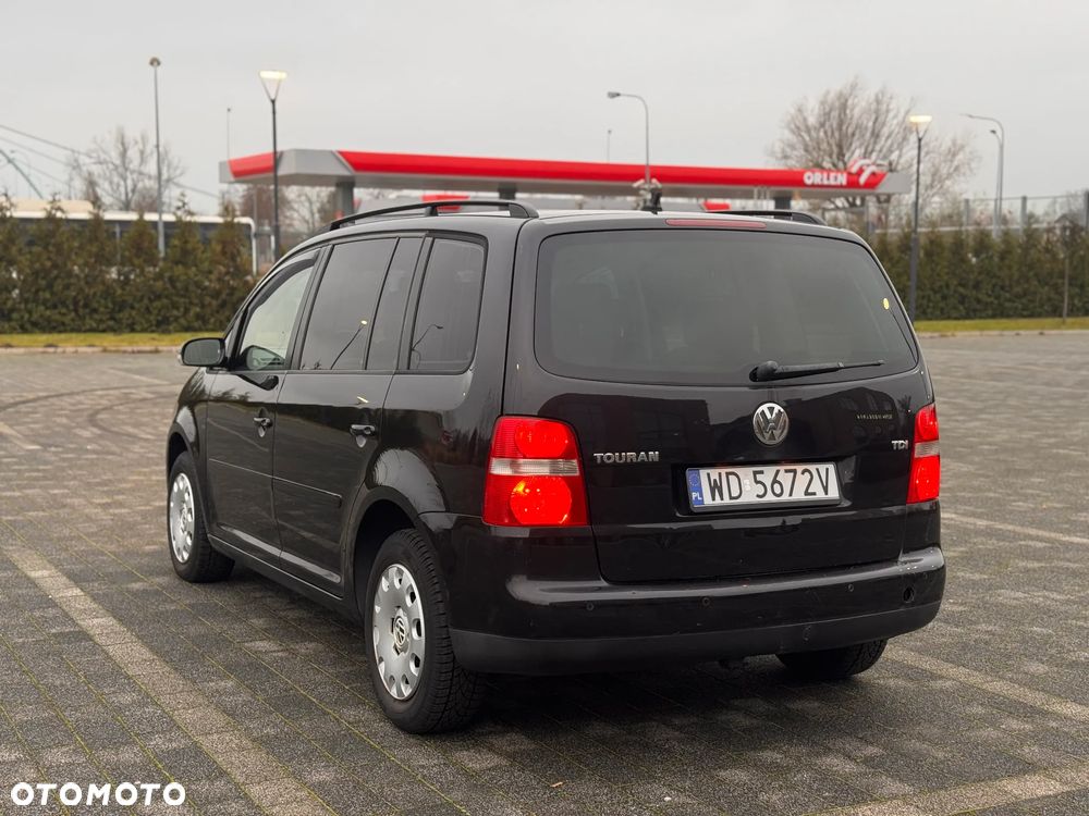 Volkswagen Touran 2.0 TDI DPF Highline - 3