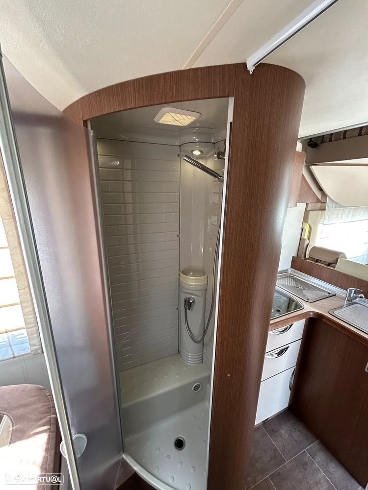 Burstner Ixeo PLUS IT 724 CAMA CENTRAL - 20