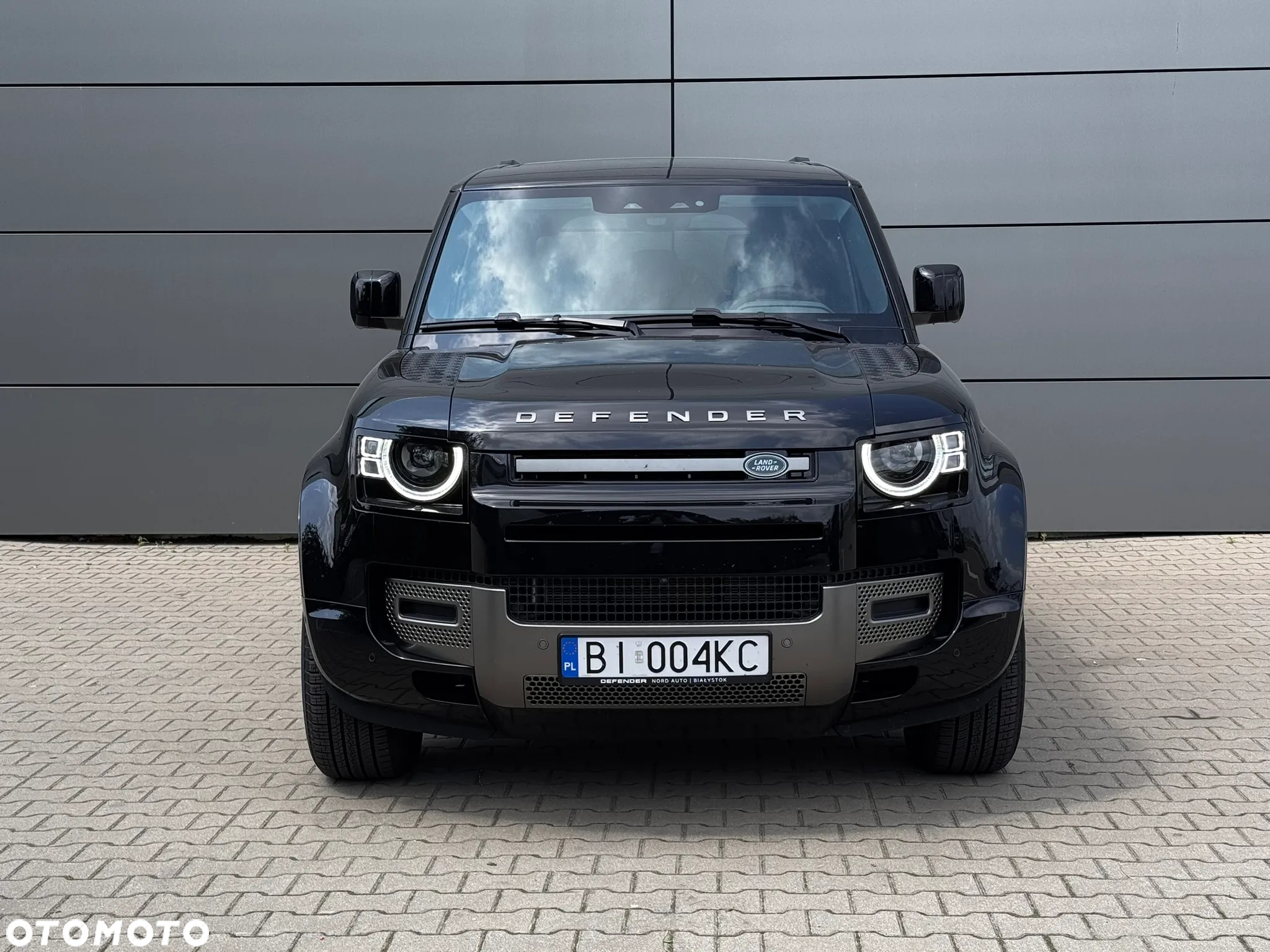 Land Rover Defender 110 2.0 D240 SE - 2