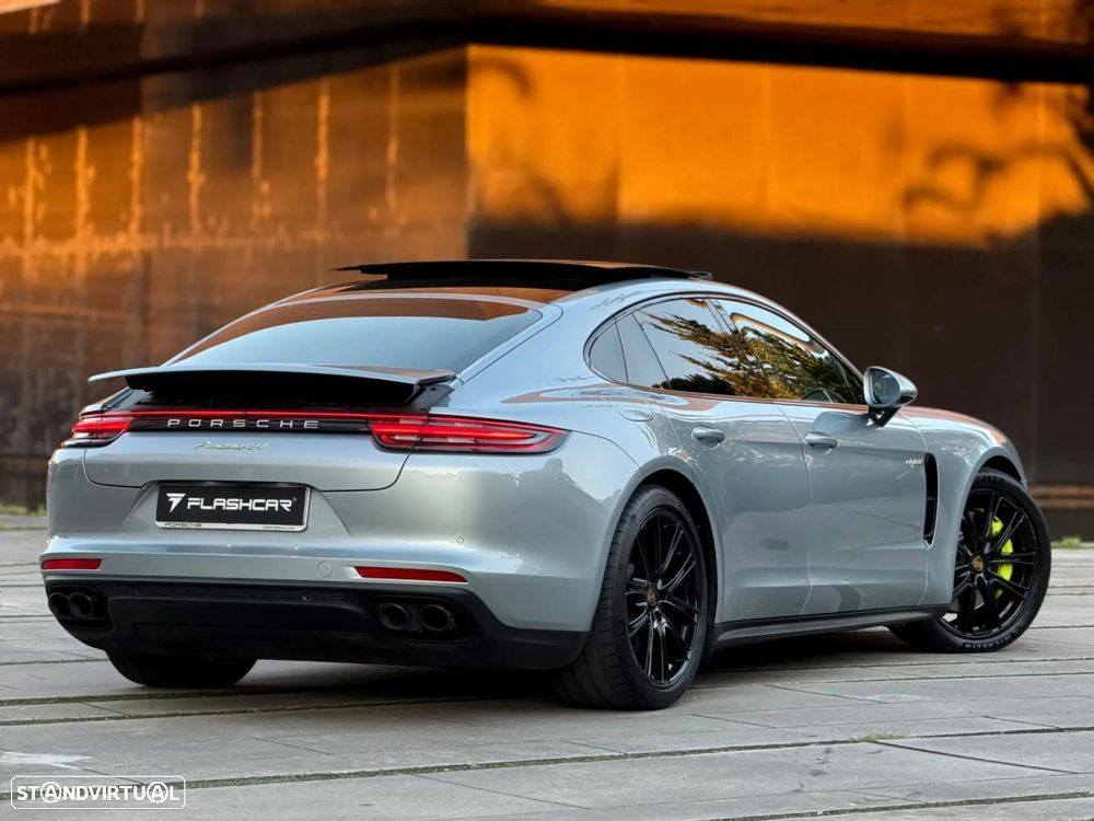 Porsche Panamera 4 E-Hybrid - 32