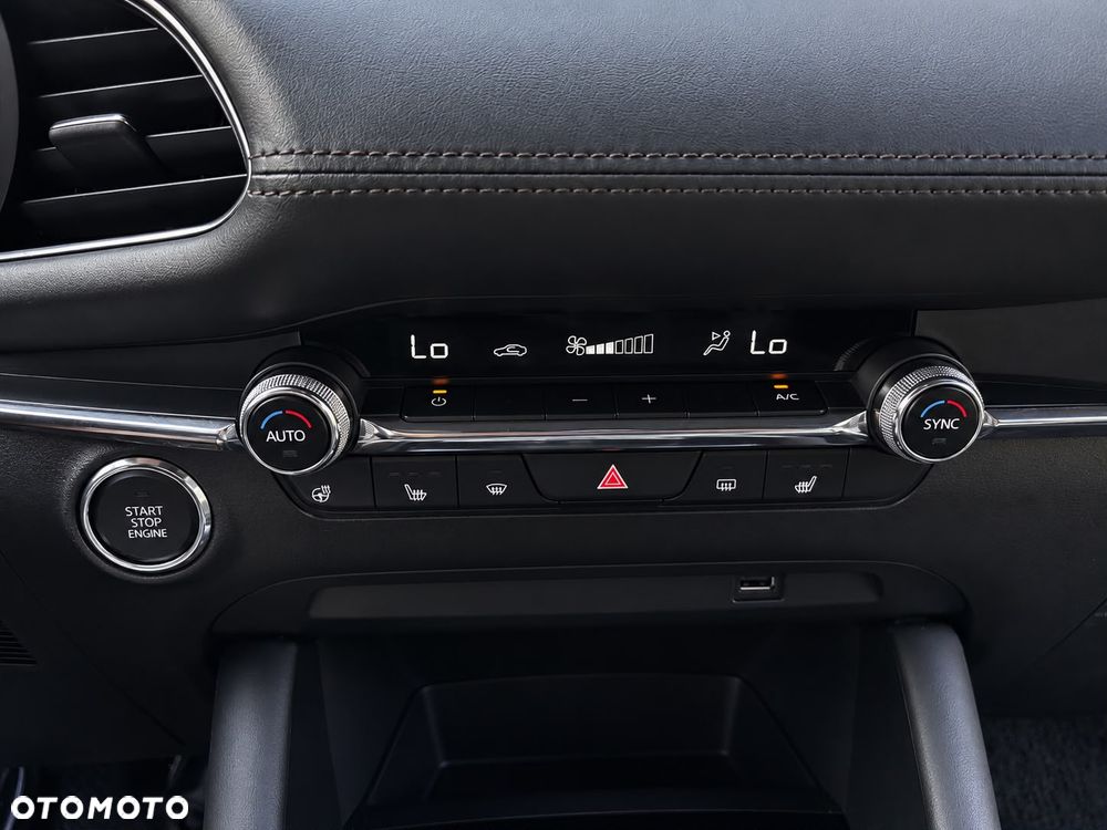 Mazda 3 e-SKYACTIV-G 2.0 M HYBRID - 18