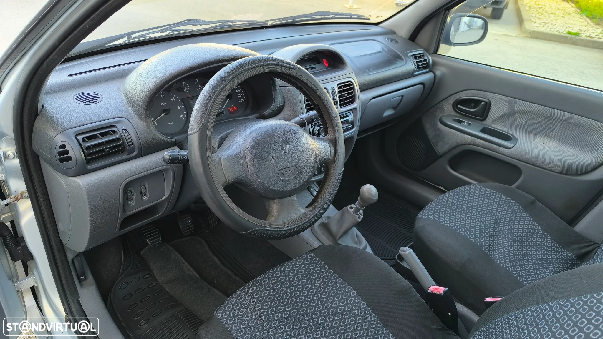 Renault Clio 1.2 RXE - 7