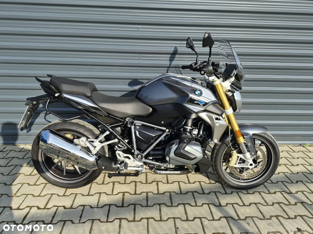 BMW R - 1