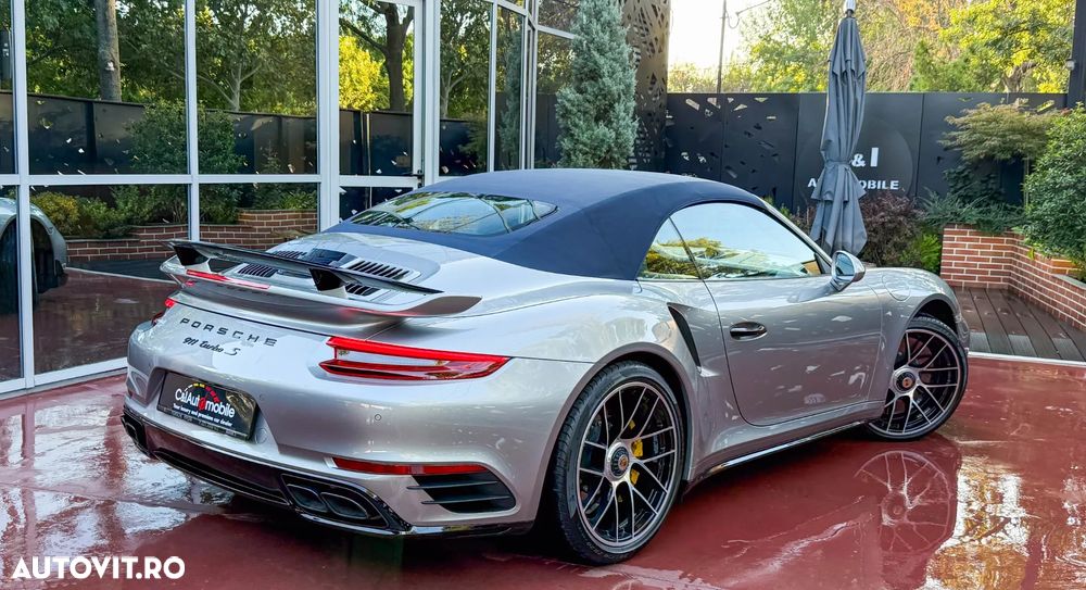 Porsche 911-TURBO-S Cabriolet - 11