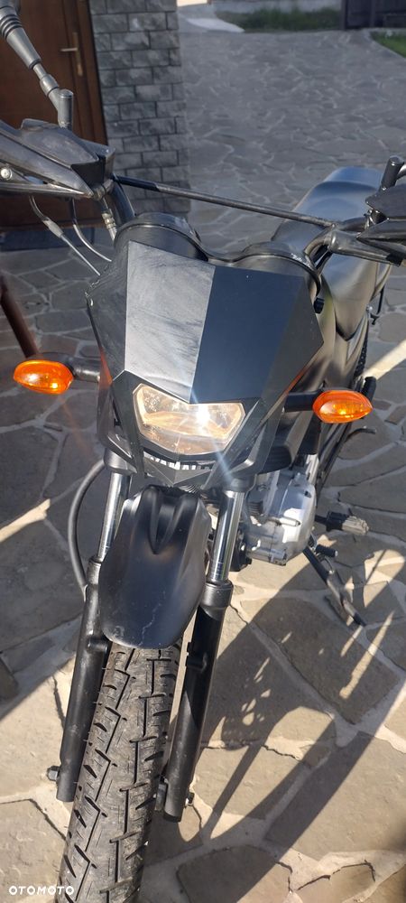 Yamaha YBR - 8