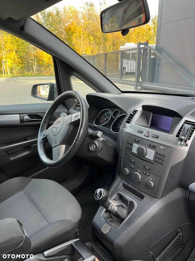 Opel Zafira - 10