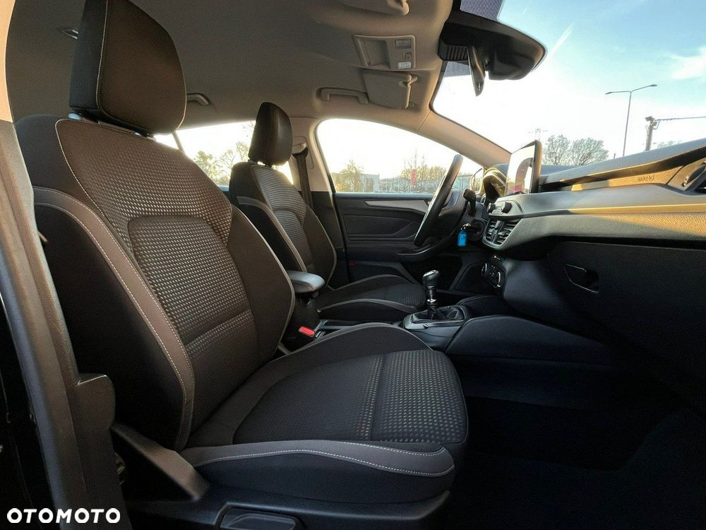 Ford Focus SW - 16
