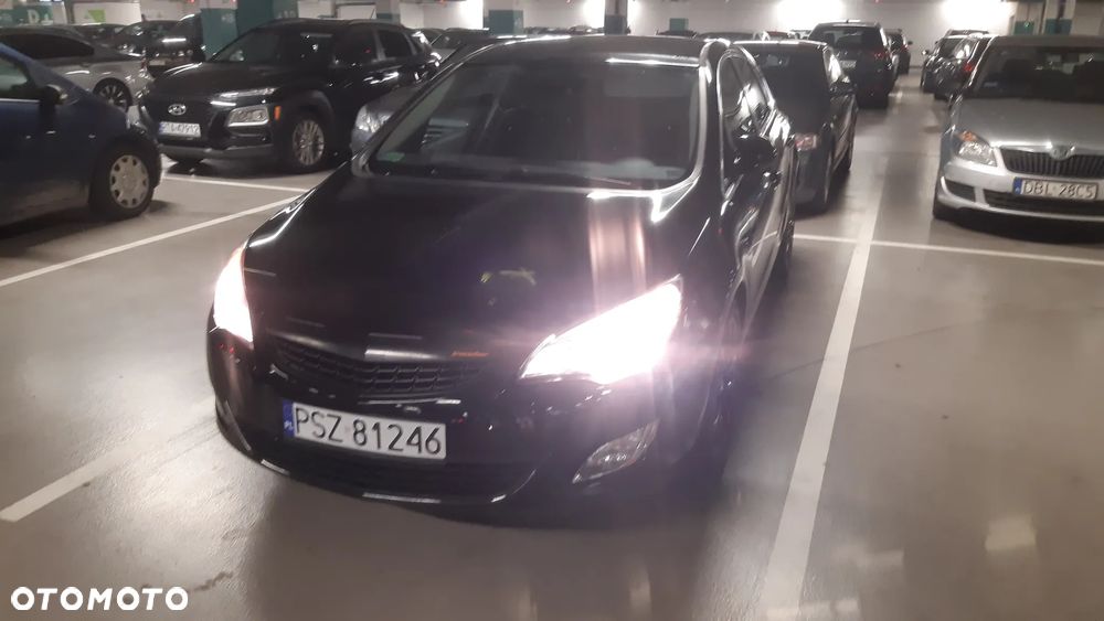 Opel Astra 1.7 CDTI DPF Cosmo - 1