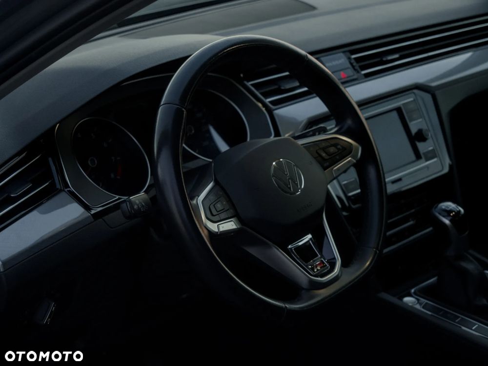 Volkswagen Passat 1.5 TSI EVO Business - 9