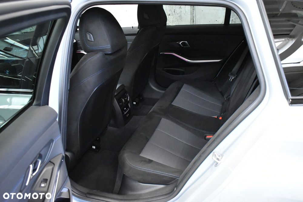 BMW Seria 3 320d xDrive mHEV sport - 23