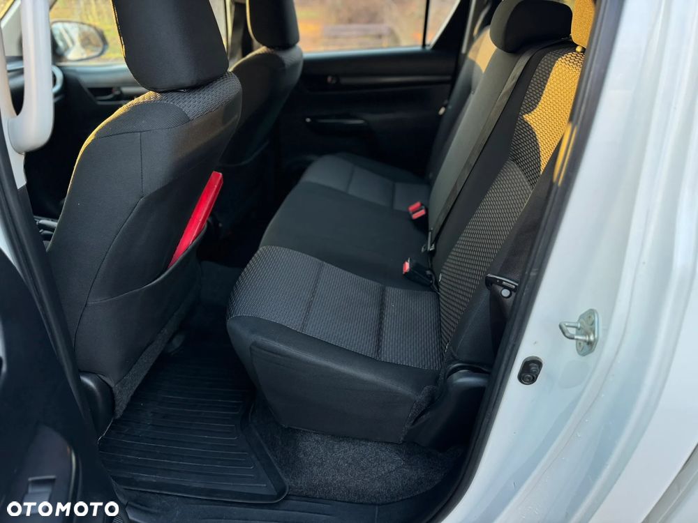 Toyota Hilux 2.4 D-4D Double Cab DLX 4x4 - 9