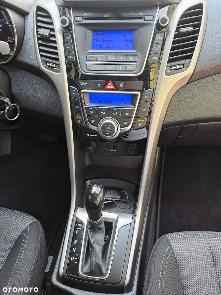 Hyundai i30 1.6 Premium - 17