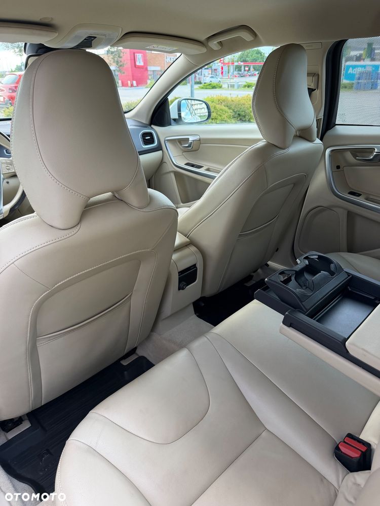 Volvo V60 T3 Geartronic Momentum - 21