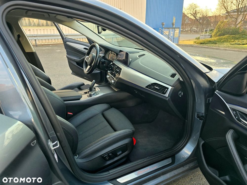 BMW Seria 5 530i xDrive Luxury Line sport - 19