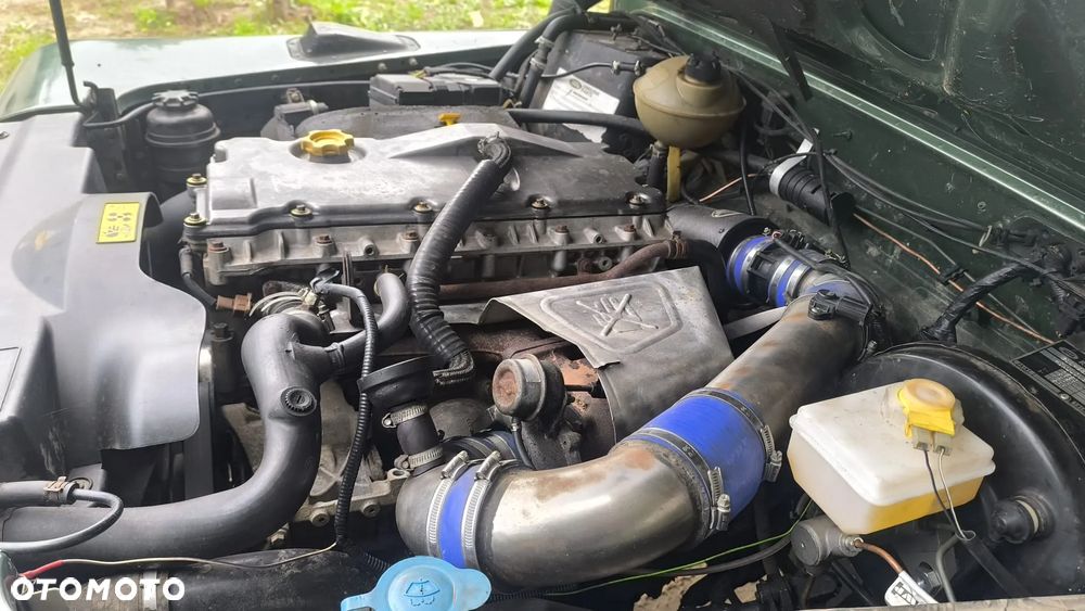 Land Rover Defender 90 Style - 18