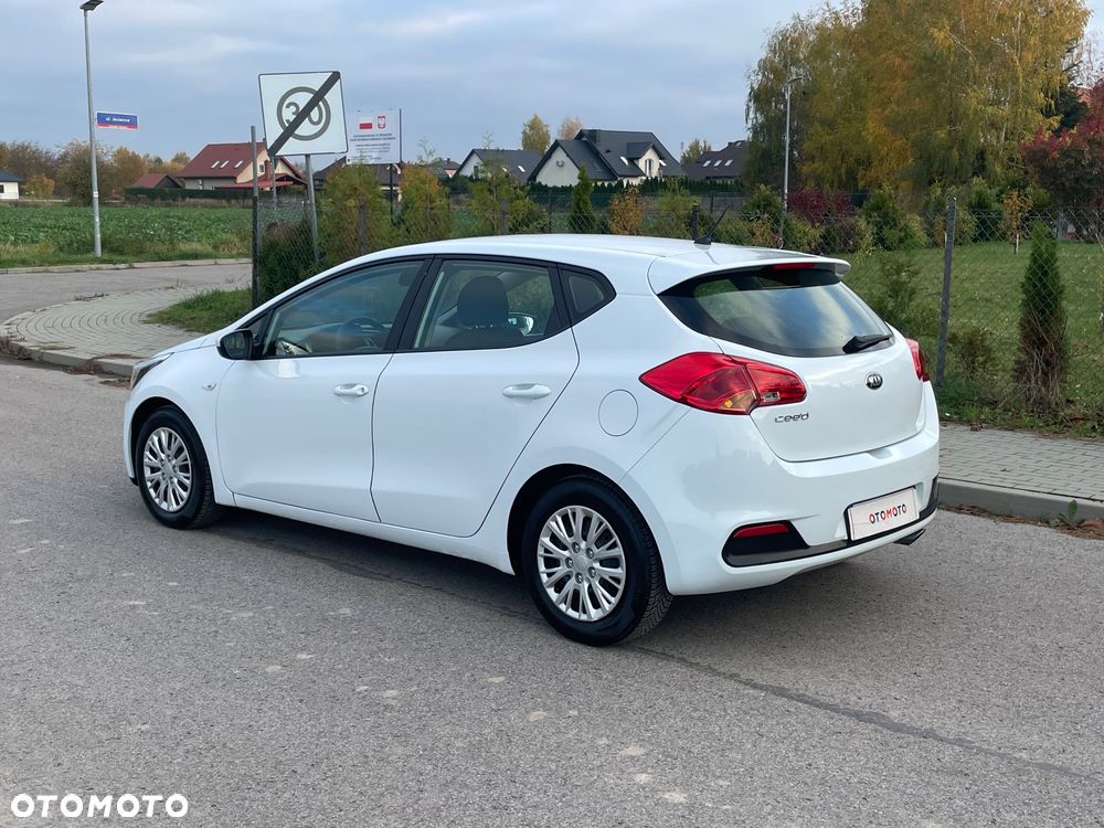 Kia Ceed 1.4 CVVT Attract - 36
