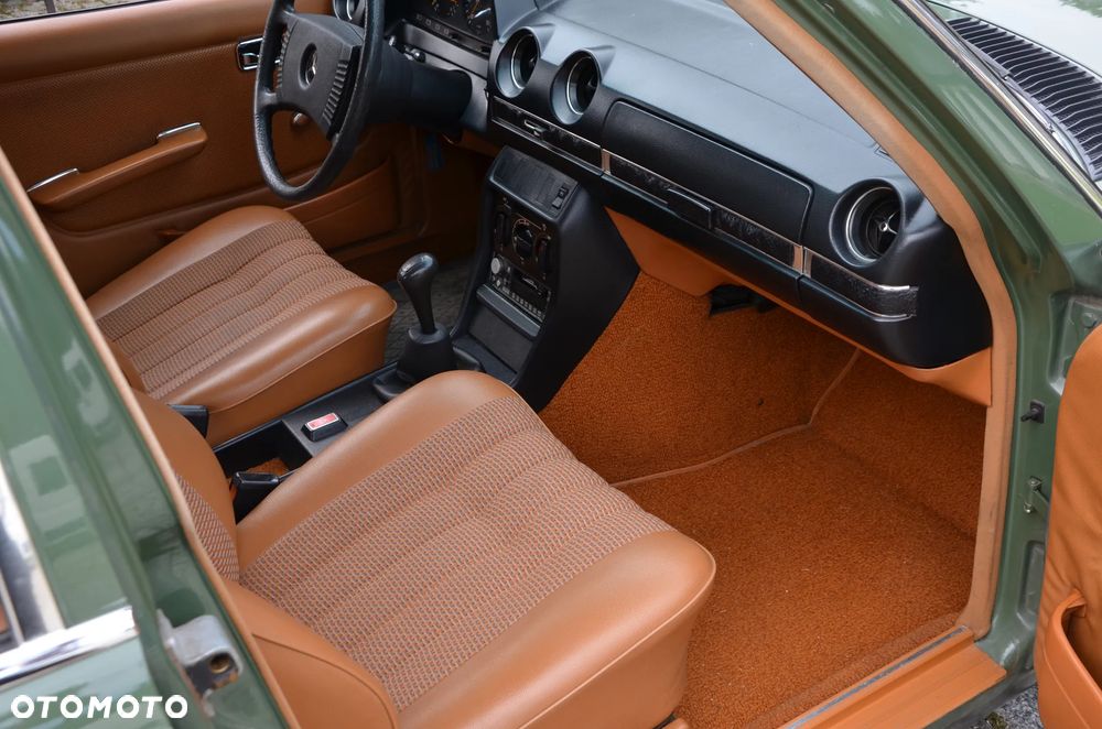 Mercedes-Benz W123 - 18