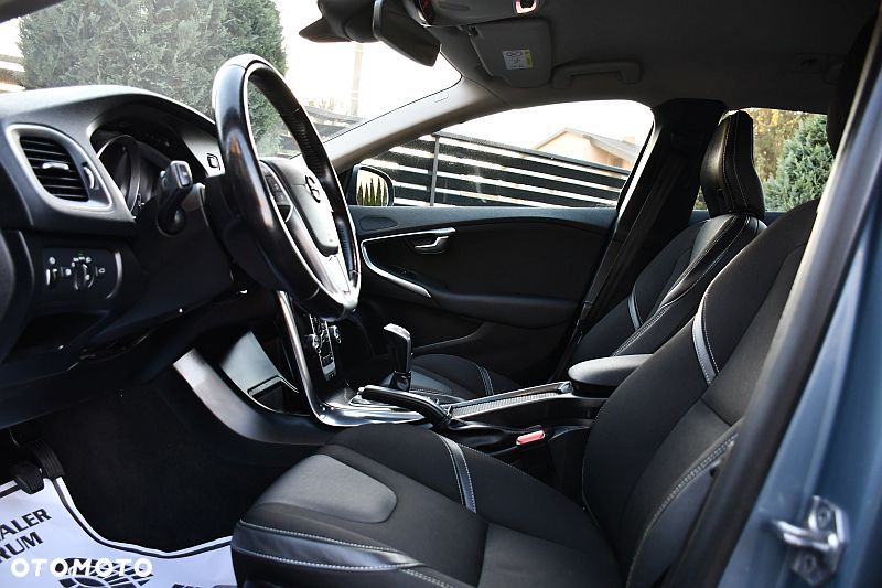 Volvo V40 T3 Drive-E Momentum - 10